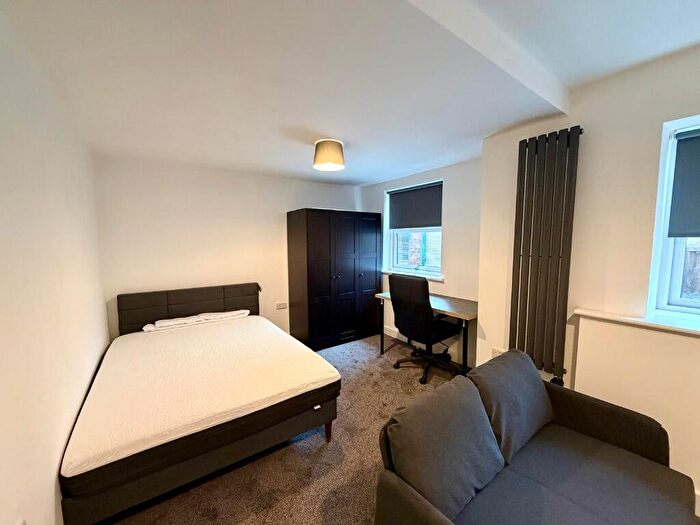 1 Bedroom Flat To Rent In George Street, Newcastle-Under-Lyme, ST5