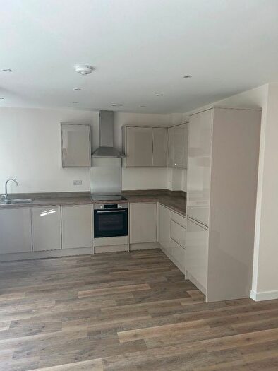 1 Bedroom Flat To Rent In Bedroom Flat, Sunny Court, Norbiton, KT2