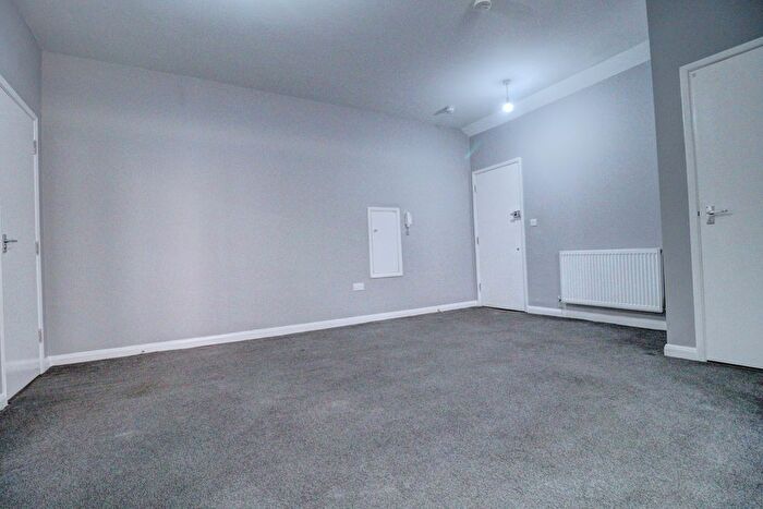 1 Bedroom Flat To Rent In Priory Road, High Wycombe, Buckinghamshire, HP13
