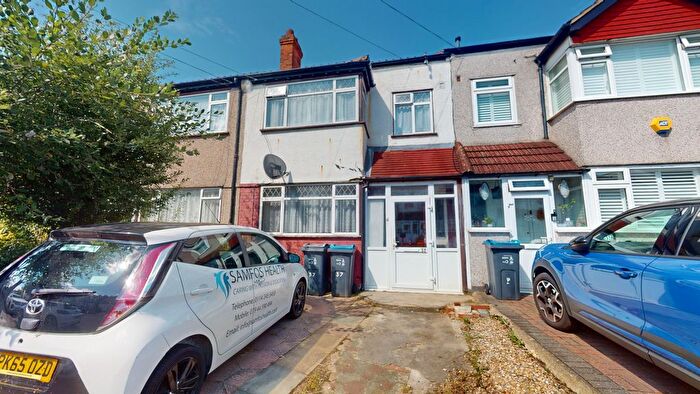 4 Bedroom Terraced House To Rent In Windermere Road, London, SW16