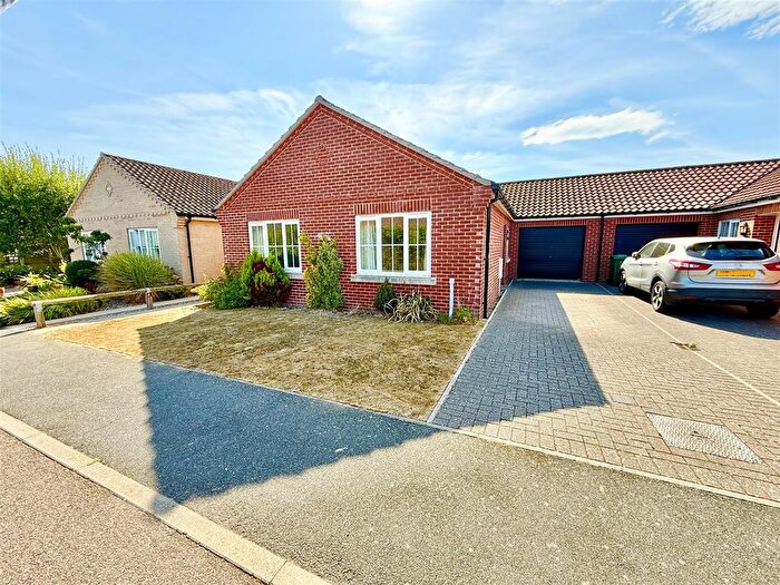 3 Bedroom Bungalow For Sale In Alder Avenue, Martham, NR29