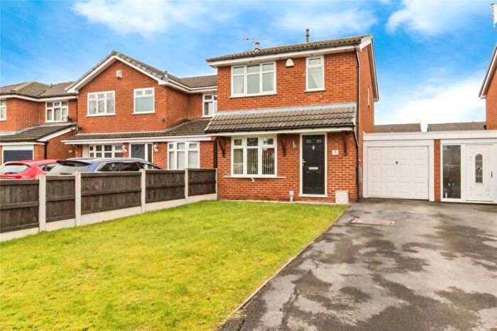 3 Bedroom Link Detached House For Sale In Bodnant Close, Crewe, Cheshire, CW1