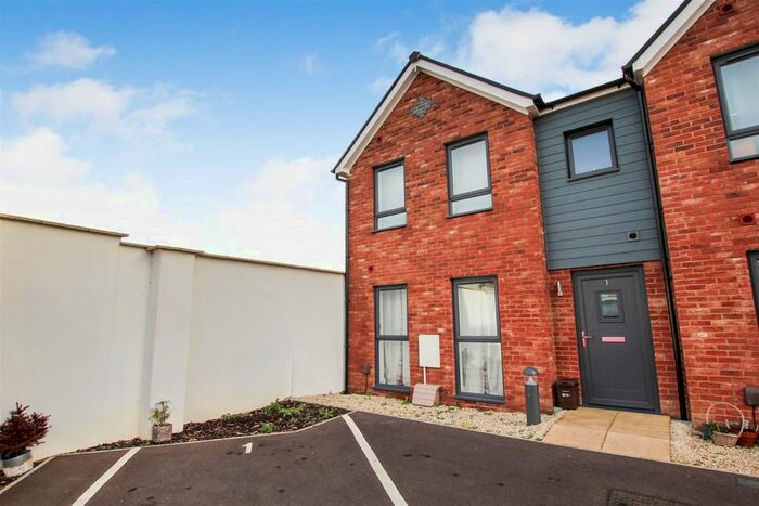 2 Bedroom End Of Terrace House To Rent In Orca Mews, Vandyke Road, Leighton Buzzard, LU7