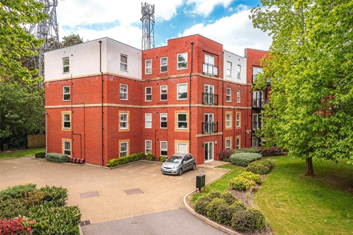 1 Bedroom Apartment For Sale In Edrich Grange, Crowthorne, Berkshire, RG45