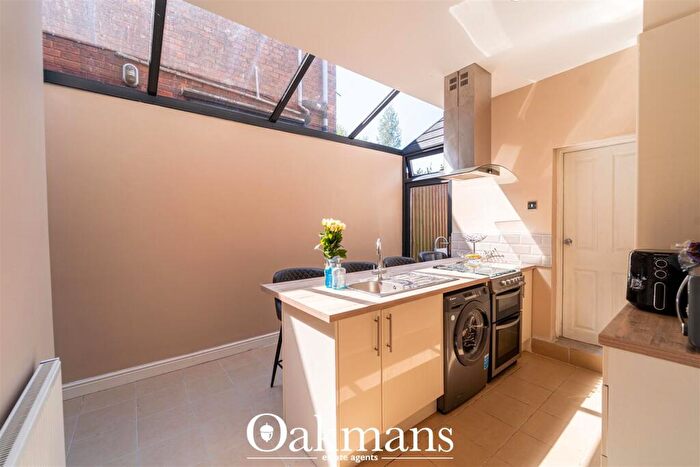 3 Bedroom End Of Terrace House For Sale In Rathbone Road, Smethwick, B67