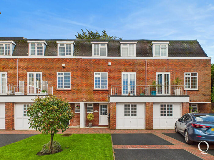 4 Bedroom Town House For Sale In Portarlington Close, Westbourne, BH4