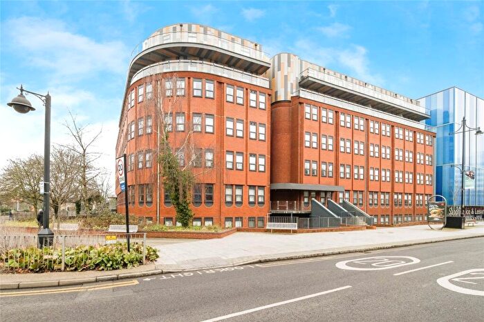 2 Bedroom Apartment To Rent In Verve Apartments, Romford, RM1