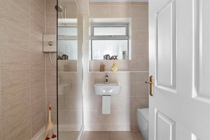 2 Bedroom Detached Bungalow For Sale In Oak Tree Lane, Cookhill, Alcester, B49