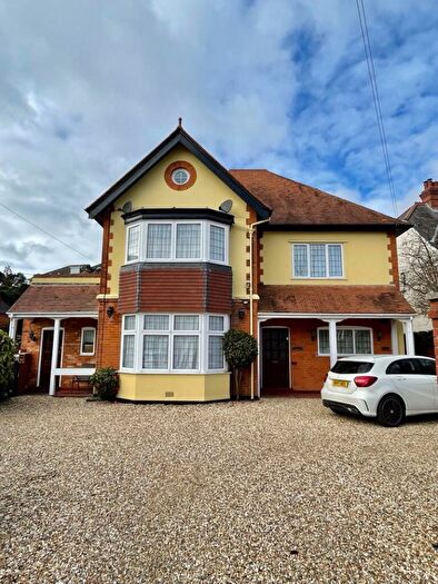 2 Bedroom Flat To Rent In Two Bedroom Flat - Centre Westbourne - Available End Of April, BH4