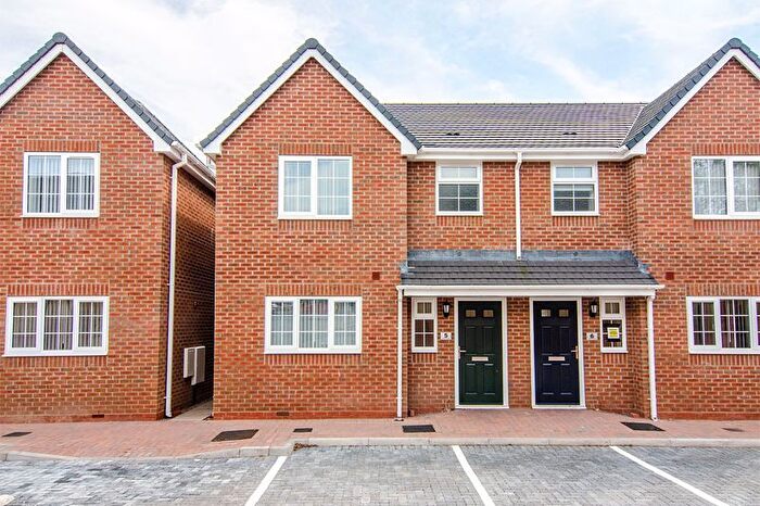 2 Bedroom Property To Rent In Ford Close, Burntwood, WS7