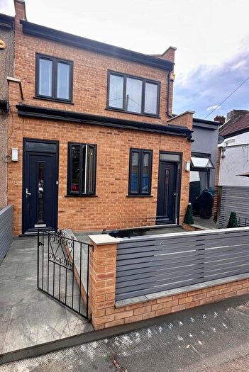 2 Bedroom Flat To Rent In Eldon Road, London, N22