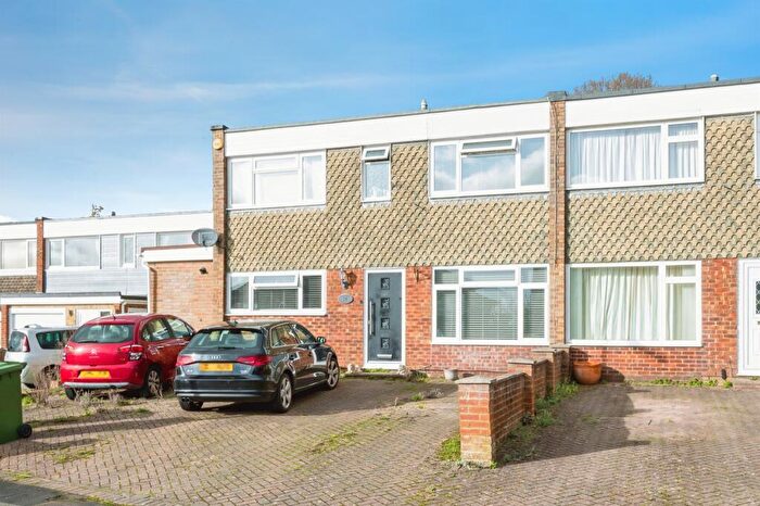 4 Bedroom Semi Detached House For Sale In Caerleon Avenue, Southampton, SO19