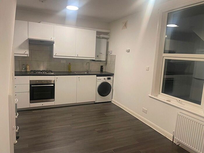 1 Bedroom Flat To Rent In Streatham Road, Mitcham, CR4