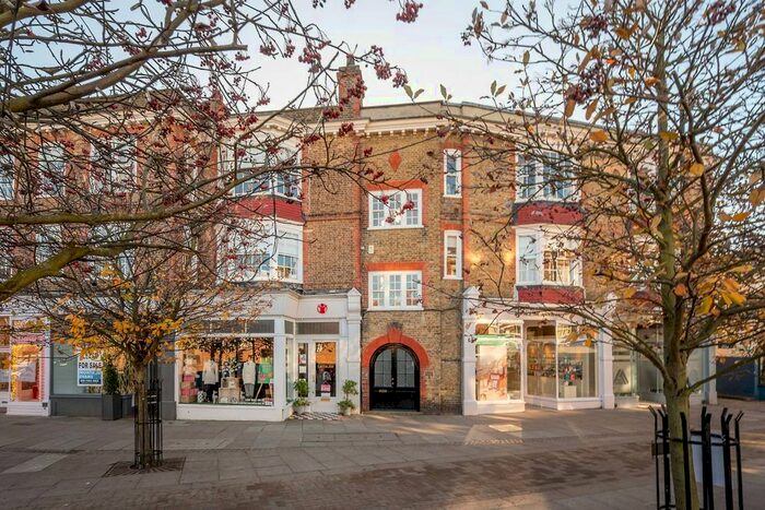 3 Bedroom Flat To Rent In High Street, Wimbledon Village, London SW19