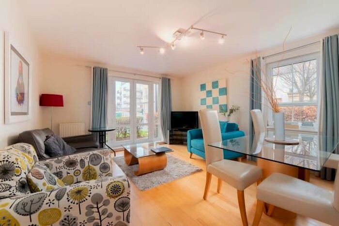 2 Bedroom Flat To Rent In Hopetoun Street, Edinburgh, EH7