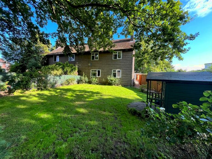 4 Bedroom Semi-Detached House For Sale In Sheppersons Avenue, Gosberton Risegate, Spalding, PE11