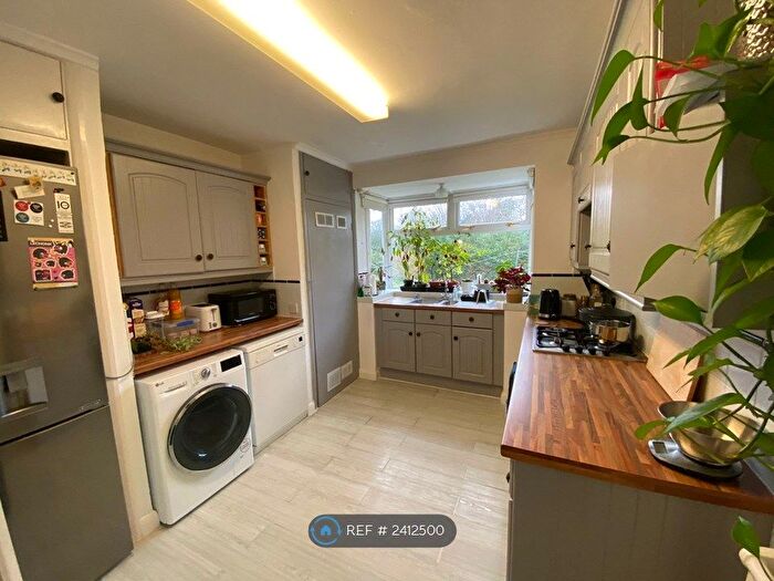 2 Bedroom Maisonette To Rent In Wanstead Close, Bromley, BR1