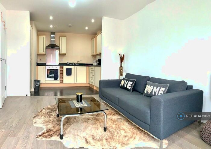 1 Bedroom Flat To Rent In The Junction, Slough, SL2