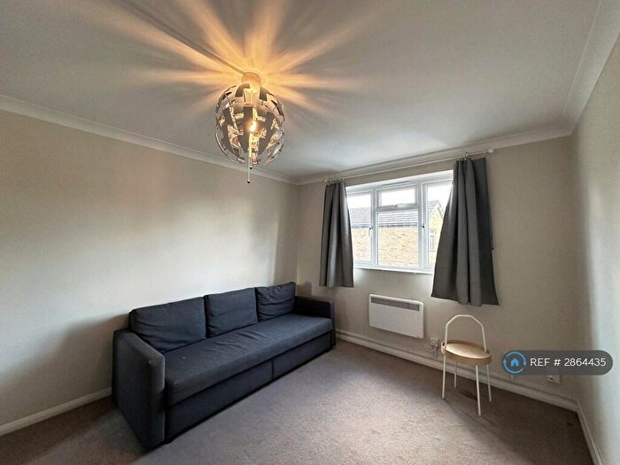 1 Bedroom Flat To Rent In Millway Close, Oxford, OX2