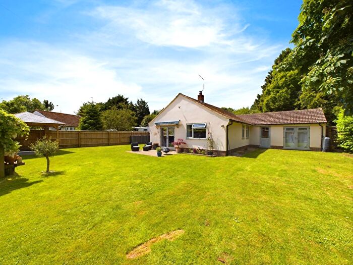 4 Bedroom Detached Bungalow To Rent In Lowes Close, Stokenchurch, Buckinghamshire, HP14
