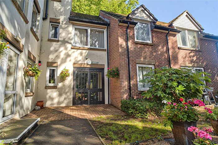 1 Bedroom Property For Sale In Grovelands Avenue, Old Town, Swindon, Wiltshire, SN1