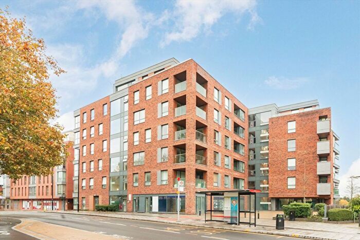 1 Bedroom Flat For Sale In High Street, Brentford, TW8