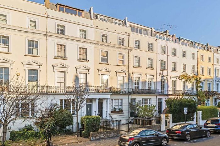 2 Bedroom Flat For Sale In Westbourne Grove, Notting Hill, W11