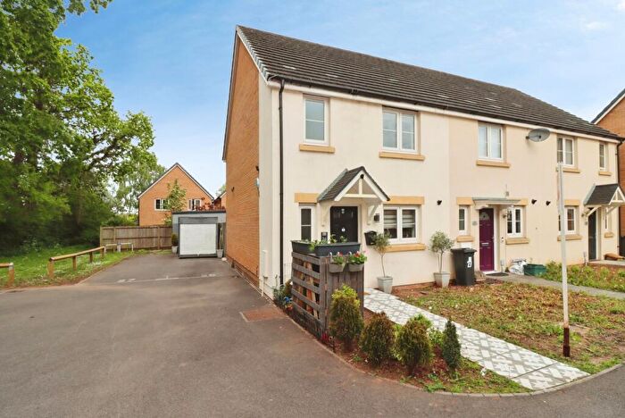 3 Bedroom End Of Terrace House For Sale In Rodford Ride, Yate, Bristol, BS37