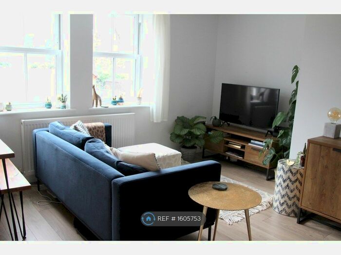 1 Bedroom Flat To Rent In Lower Manor Road, Godalming, GU7