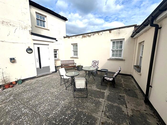 Studio For Sale In Post Office Lane, Wantage, Oxfordshire, OX12