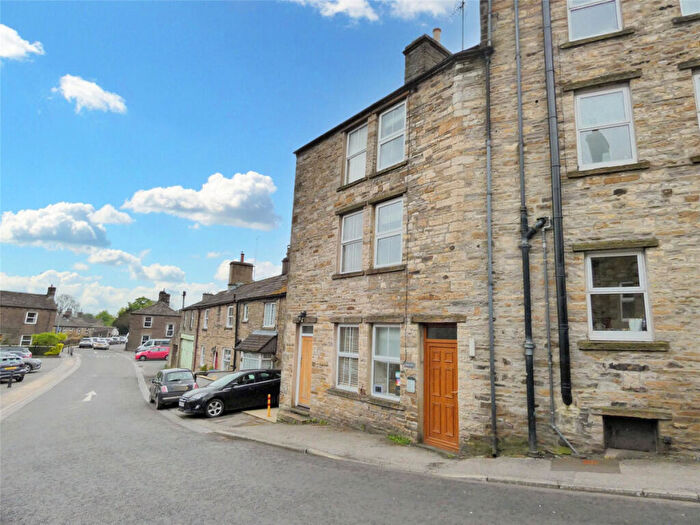 3 Bedroom Terraced House For Sale In The Holme, Hawes, DL8