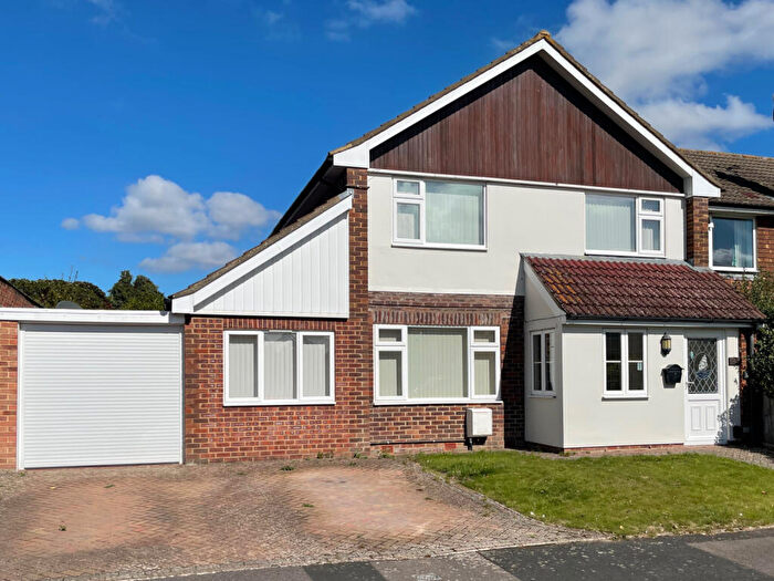 4 Bedroom Semi-Detached House To Rent In Paddock Close, Wantage, Oxfordshire, OX12