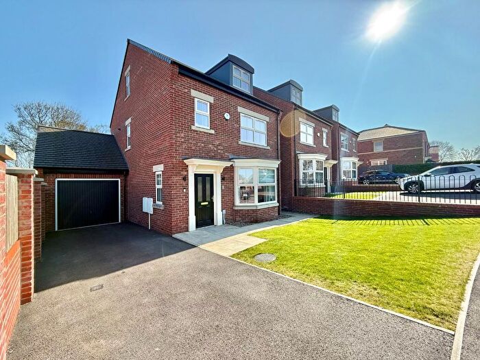 3 Bedroom Detached House For Sale In Paddock Close, Brierley, S72