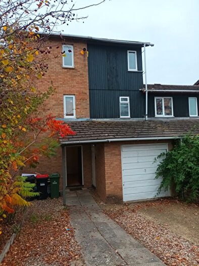 4 Bedroom Town House To Rent In Wimbledon Place, Milton Keynes, MK13