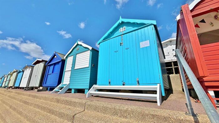 Chalet For Sale In Eastcliff Promenade, Walton-on-the-Naze, Essex, CO14