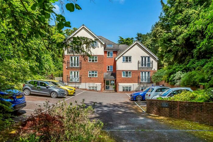 2 Bedroom Flat To Rent In Westhall Road, Warlingham, CR6