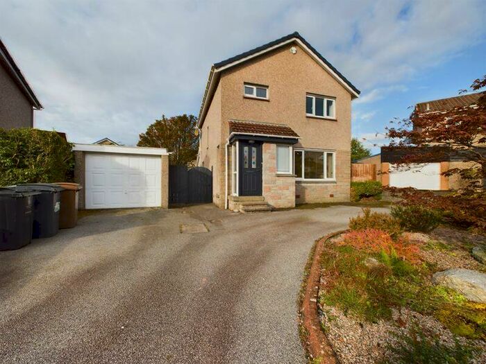 3 Bedroom Detached House For Sale In Parkhill Crescent, Aberdeen, AB21