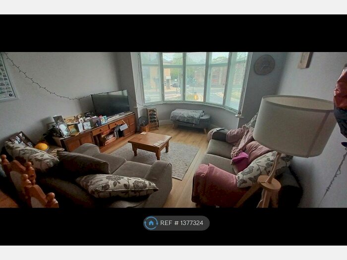 2 Bedroom Flat To Rent In Harrogate Road, Leeds, LS17