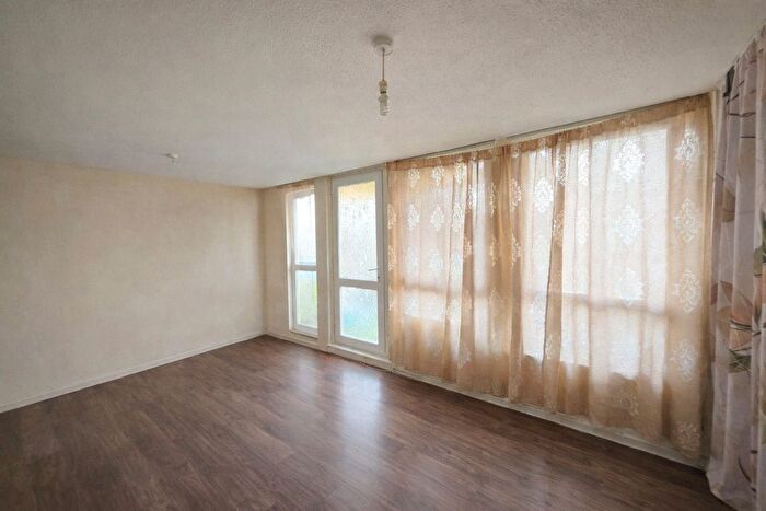 2 Bedroom Flat For Sale In Dorrit Mews, Edmonton, London, N18