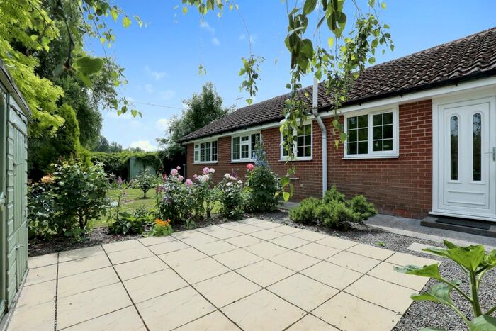 3 Bedroom Detached Bungalow For Sale In Town Street, Lound, Retford, DN22
