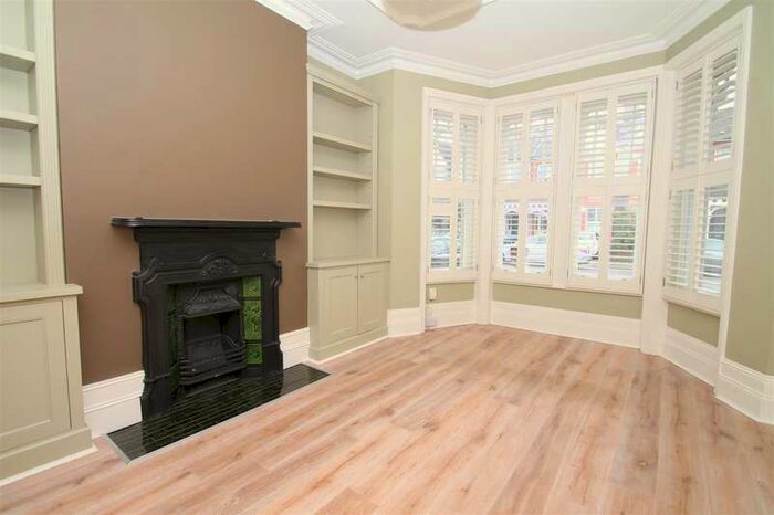 4 Bedroom House To Rent In Palmerston Crescent, Palmers Green, London N13
