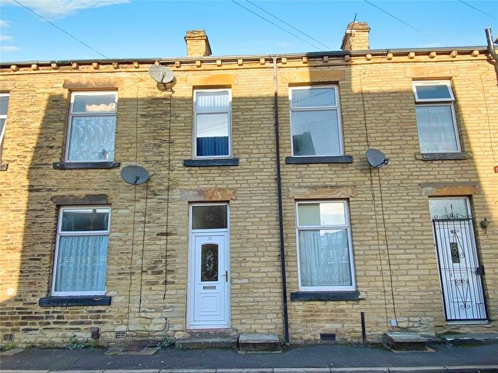 3 Bedroom Terraced House For Sale In Parker Street, Heckmondwike, WF16