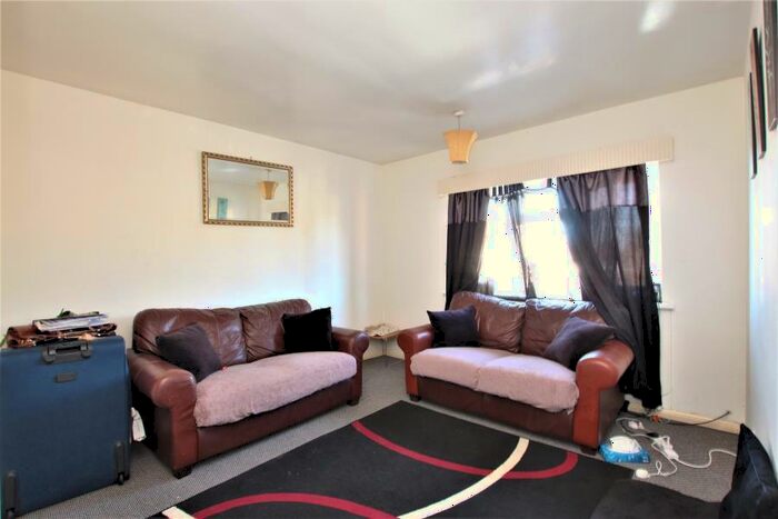 1 Bedroom Apartment To Rent In Woking, GU22