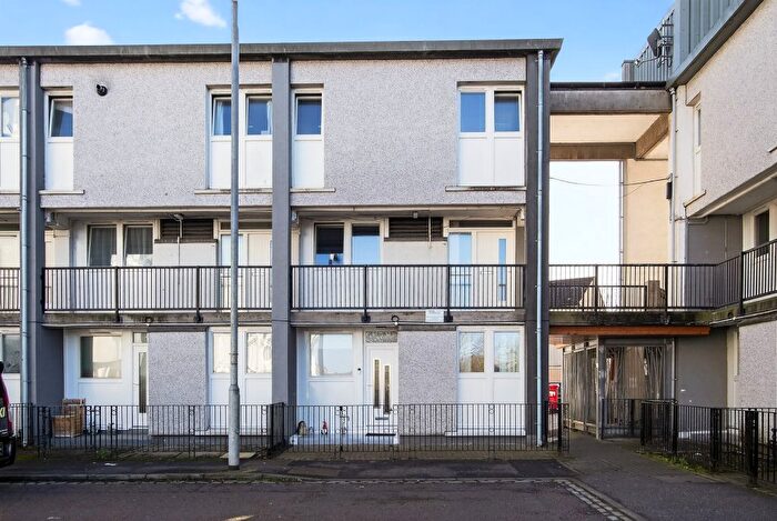1 Bedroom Flat For Sale In Commercial Court, Glasgow, G5