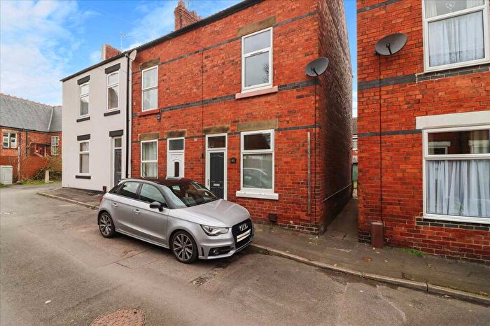 3 Bedroom House To Rent In John Street, Brampton, S40