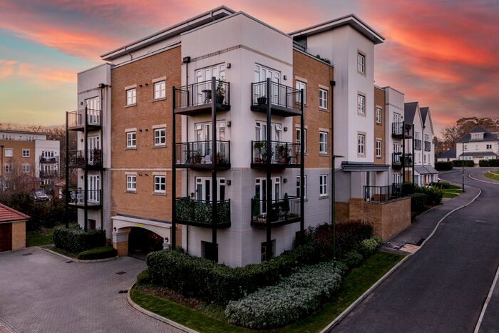 2 Bedroom Flat To Rent In Centenary Way, Haywards Heath, West Sussex, RH16