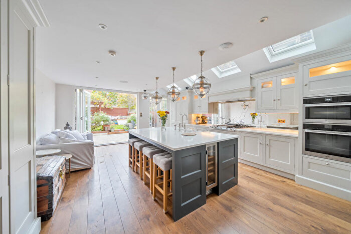 5 Bedroom House For Sale In Hewitt Road, London, N8