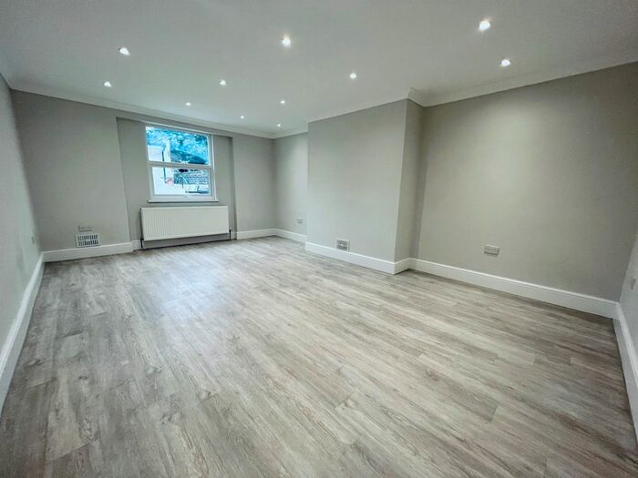 2 Bedroom Flat To Rent In Alkham Road, London, N16