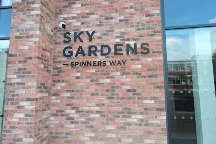 2 Bedroom Apartment To Rent In Spinners Way, Manchester, M15