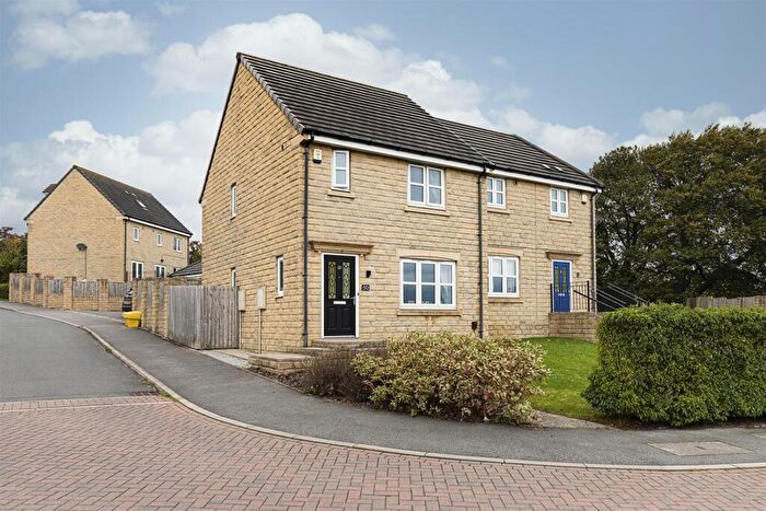 3 Bedroom Semi-Detached House For Sale In Tennyson Avenue, Lindley, Huddersfield, HD3